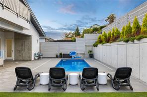 156 Golden Oaks Cres — listing photo 17 of 63