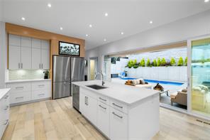 156 Golden Oaks Cres — listing photo 32 of 63