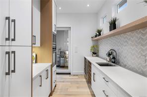 156 Golden Oaks Cres — listing photo 33 of 63