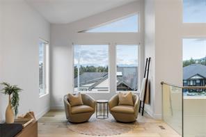 156 Golden Oaks Cres — listing photo 39 of 63