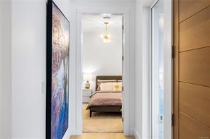 156 Golden Oaks Cres — listing photo 41 of 63