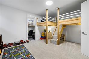 156 Golden Oaks Cres — listing photo 53 of 63