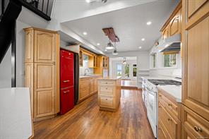 885 Lanqvist Rd — listing photo 21 of 99