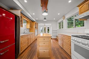 885 Lanqvist Rd — listing photo 22 of 99