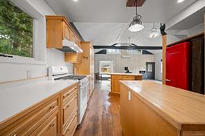 885 Lanqvist Rd — listing photo 24 of 99