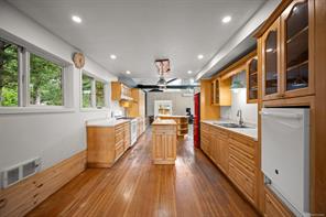 885 Lanqvist Rd — listing photo 25 of 99