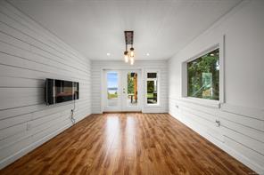 885 Lanqvist Rd — listing photo 26 of 99