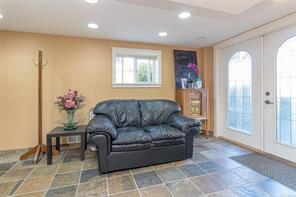 640 Esplanade Ave — listing photo 32 of 46