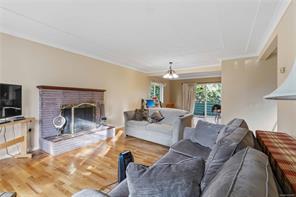 4276 Caen Rd — listing photo 14 of 61