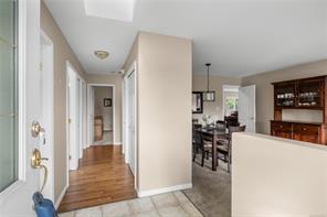 1049 Sunrise Dr — listing photo 21 of 40