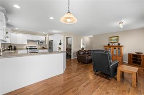 1049 Sunrise Dr — listing photo 29 of 40