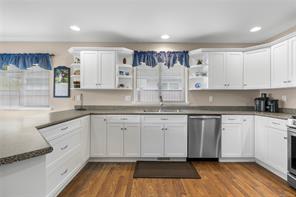 1049 Sunrise Dr — listing photo 31 of 40