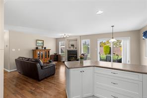 1049 Sunrise Dr — listing photo 32 of 40