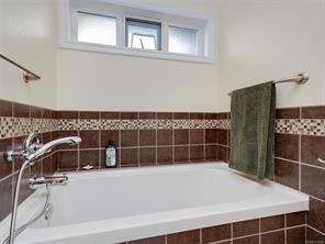 12-934 Boulderwood Rise — listing photo 16 of 25