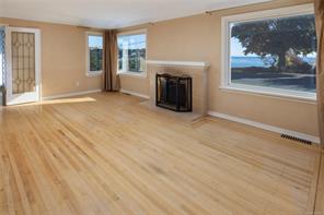 218 Beach Dr — listing photo 17 of 74