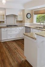 218 Beach Dr — listing photo 25 of 74
