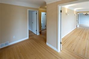 218 Beach Dr — listing photo 29 of 74