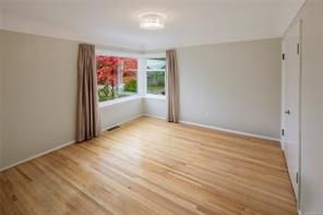 218 Beach Dr — listing photo 30 of 74