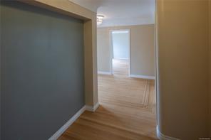 218 Beach Dr — listing photo 33 of 74