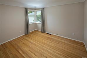 218 Beach Dr — listing photo 35 of 74