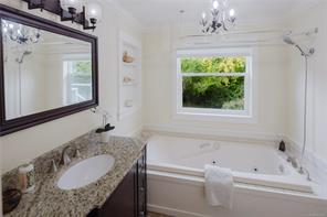 218 Beach Dr — listing photo 36 of 74