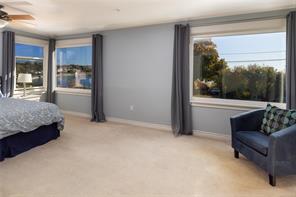 218 Beach Dr — listing photo 37 of 74