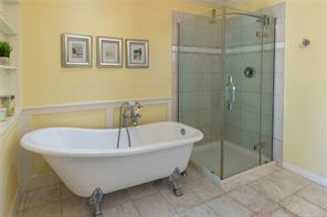 218 Beach Dr — listing photo 45 of 74