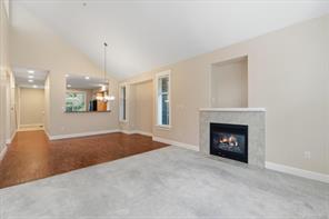 6347 Pinewood Lane — listing photo 13 of 37