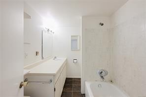 1620 Camosun St — listing photo 17 of 79