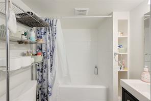 1620 Camosun St — listing photo 41 of 79