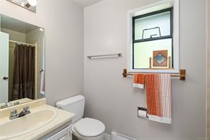 764 Mann Ave — listing photo 21 of 43