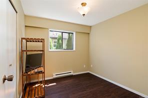 764 Mann Ave — listing photo 23 of 43