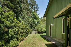 764 Mann Ave — listing photo 33 of 43