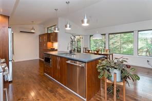 1043 Pondwood Lane — listing photo 18 of 53