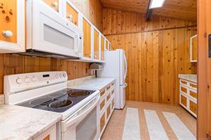 2298 Munn Rd — listing photo 24 of 66