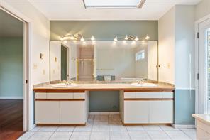 1055 Thistlewood Dr — listing photo 22 of 53