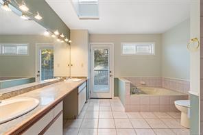1055 Thistlewood Dr — listing photo 24 of 53