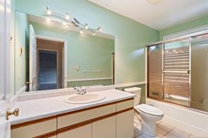 1055 Thistlewood Dr — listing photo 29 of 53