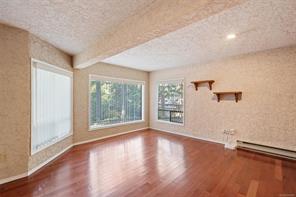 1055 Thistlewood Dr — listing photo 33 of 53