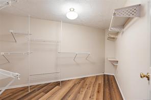 1055 Thistlewood Dr — listing photo 36 of 53