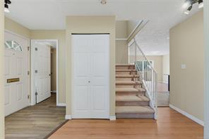 637 Jolly Pl — listing photo 18 of 42