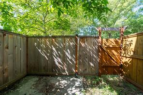 637 Jolly Pl — listing photo 37 of 42