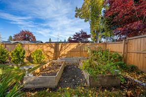 130 Colorado Dr — listing photo 14 of 40