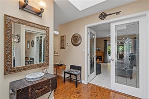 1072 Roberton Blvd — listing photo 22 of 64
