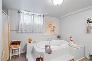 1072 Roberton Blvd — listing photo 34 of 64