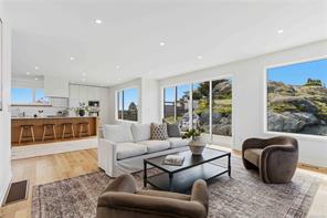 3700 Kootenay Pl — listing photo 17 of 95