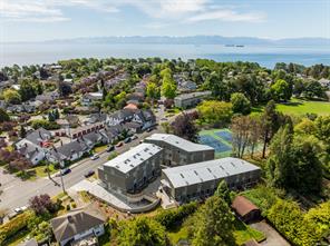 105-1720 Fairfield Rd — listing photo 31 of 33