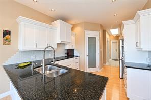 6097 Chippewa Rd — listing photo 16 of 83