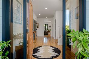 5546 Woodland Cres — listing photo 13 of 77