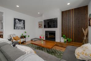 5546 Woodland Cres — listing photo 18 of 77